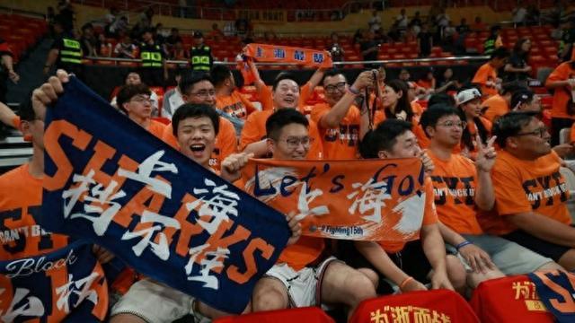 MK体育官方入口-CBA总决赛G5票房火爆，网络报价暴涨十倍，改造后的上海体育馆还是太小？